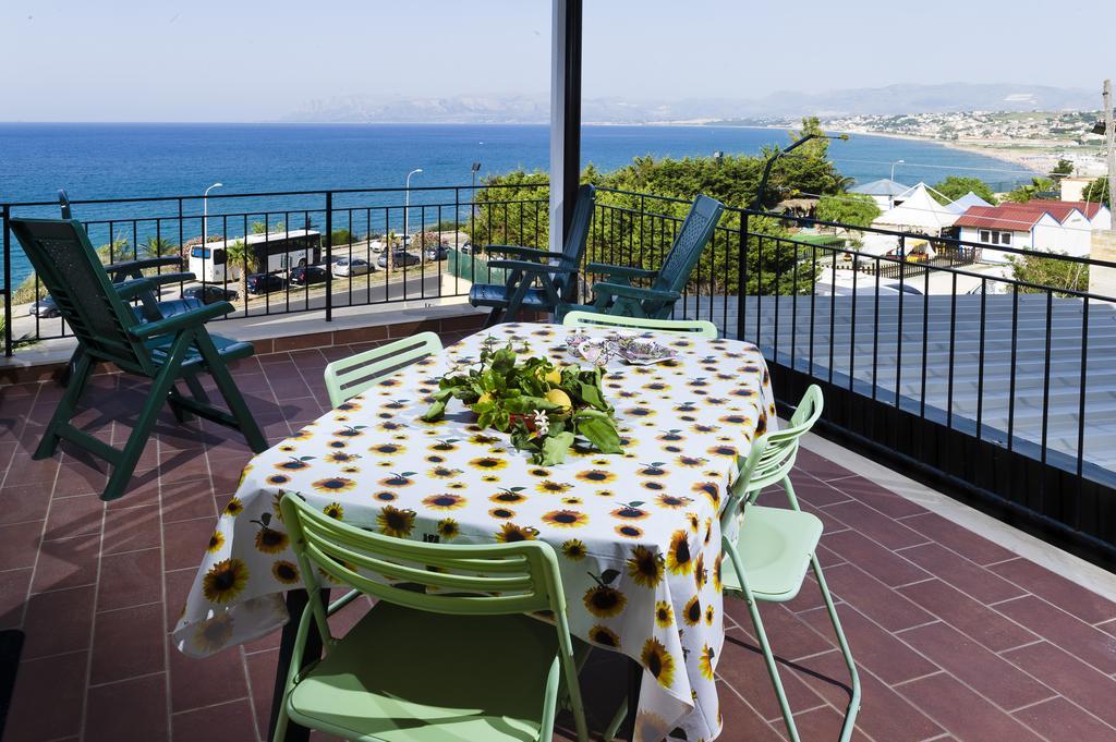 Appartamento Sul Mare Кастеламаре дел Голфо Екстериор снимка
